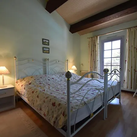 In With Pool & Garden Villa *