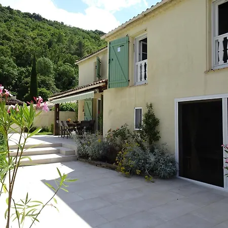 In With Pool & Garden Villa *