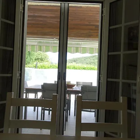 In With Pool & Garden Villa